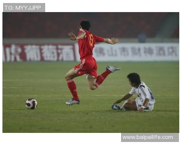 足球联动球星精彩纷呈 赛事背后的传奇故事与激情对决